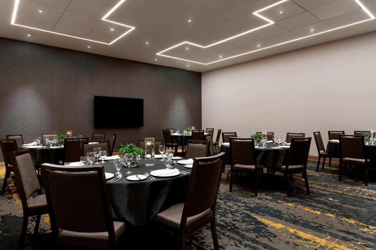 Sheraton Saint-Hyacinthe Hotel Exterior photo