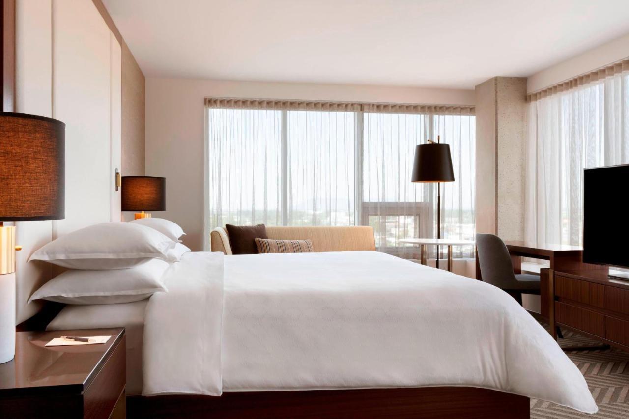Sheraton Saint-Hyacinthe Hotel Exterior photo